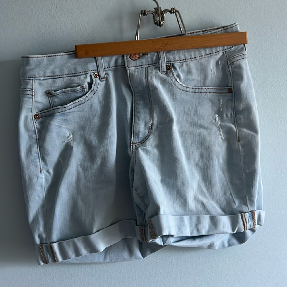 Sonoma Size 10 shorts!